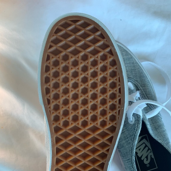 BNIB Vans - Picture 5 of 5